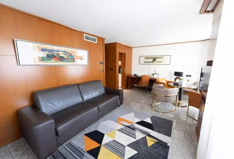 호텔 Goldstar Apartments & Suites