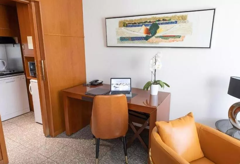 호텔 Goldstar Apartments & Suites