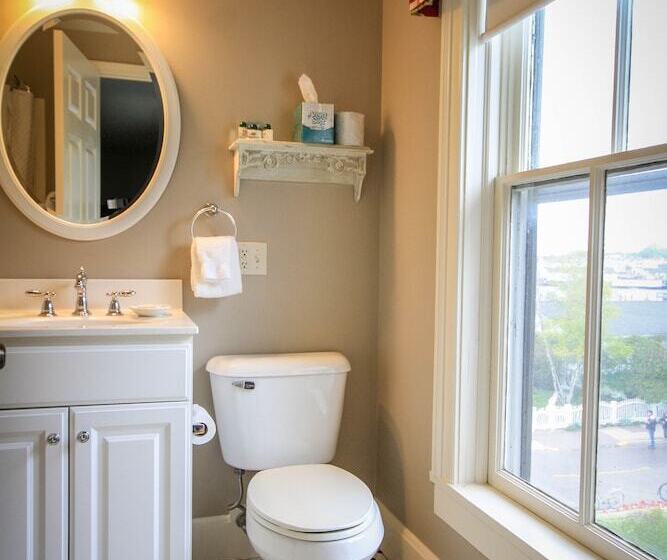 בית מלון כפרי Harbour View Inn