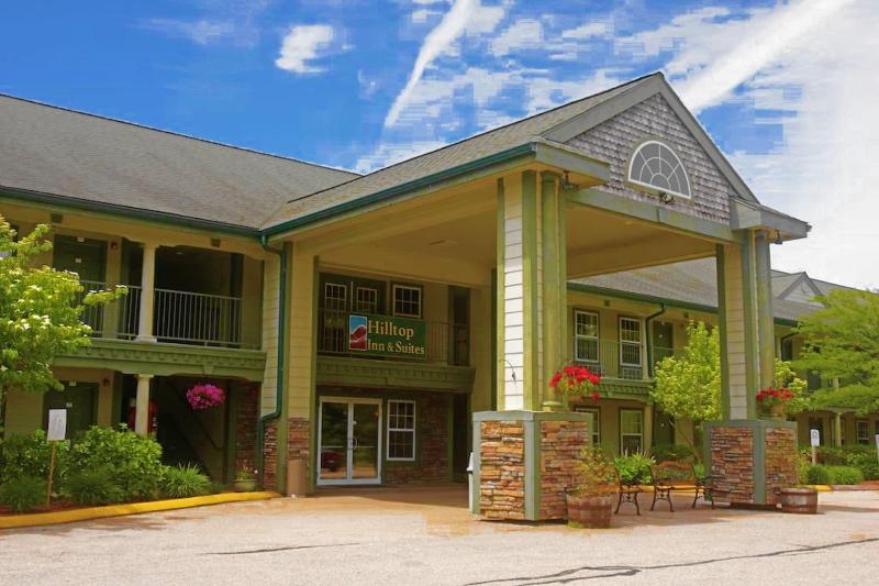 فندق Hilltop Inn & Suites, Near Foxwoods Casino