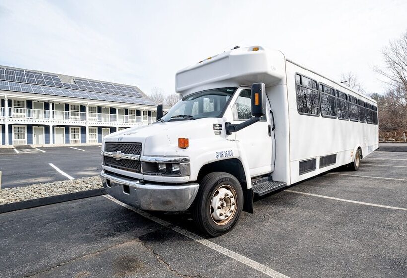 فندق Hilltop Inn & Suites, Near Foxwoods Casino