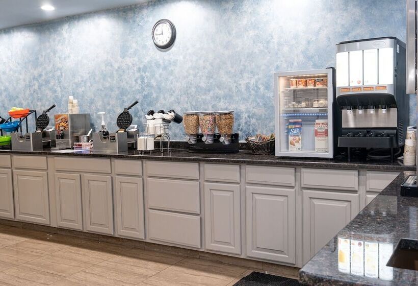 فندق Hilltop Inn & Suites, Near Foxwoods Casino