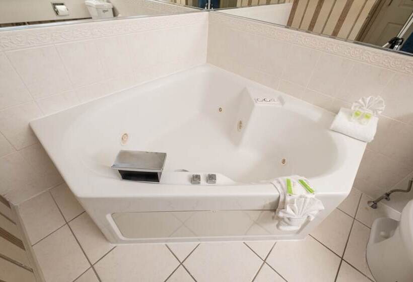 فندق Hilltop Inn & Suites, Near Foxwoods Casino