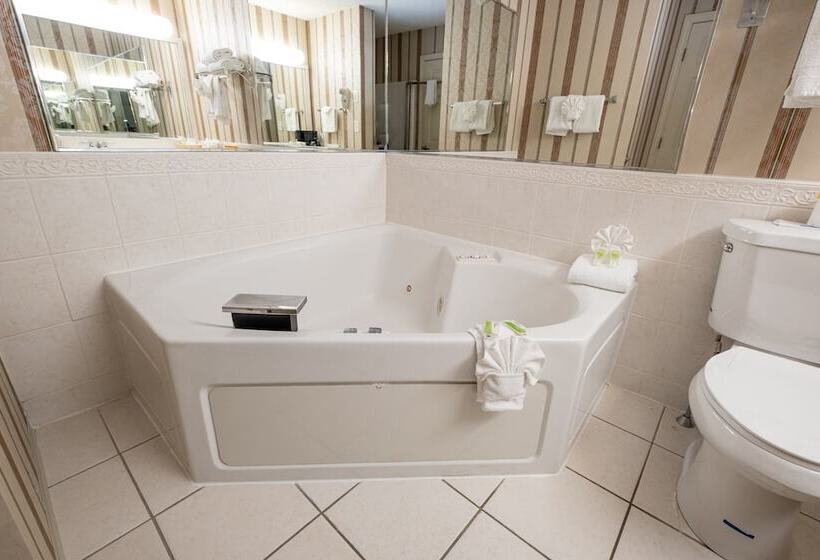 فندق Hilltop Inn & Suites, Near Foxwoods Casino