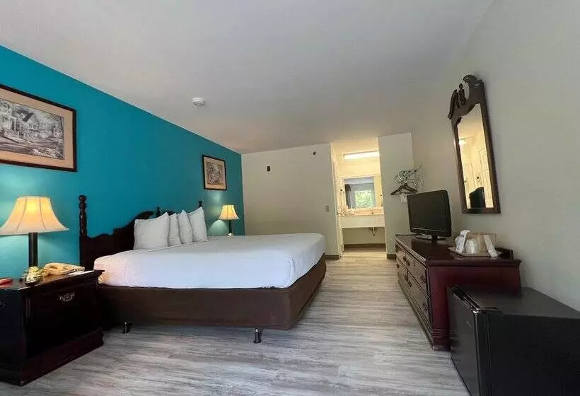 هتل Hilltop Inn & Suites, Near Foxwoods Casino