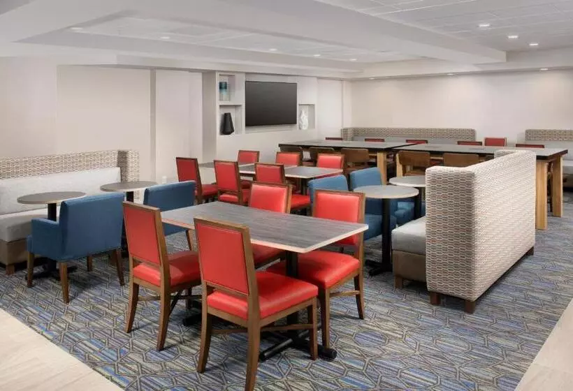 هتل Holiday Inn Express & Suites Baltimore   Bwi Airport North, An Ihg