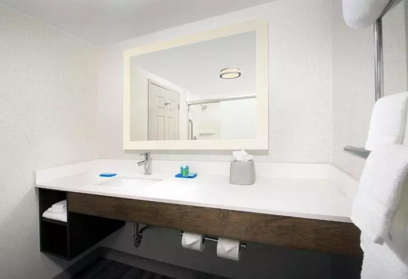 هتل Holiday Inn Express & Suites Baltimore   Bwi Airport North, An Ihg