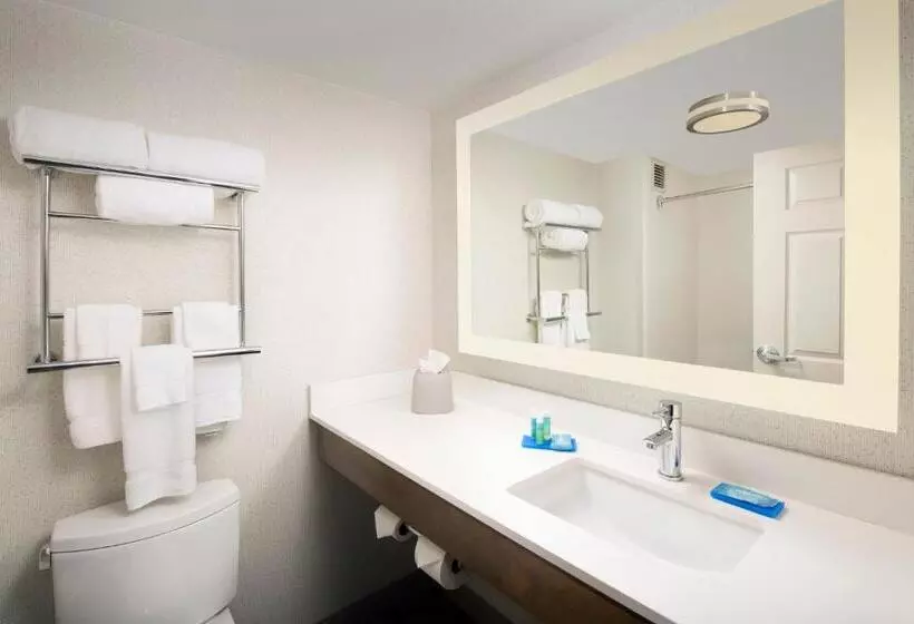 هتل Holiday Inn Express & Suites Baltimore   Bwi Airport North, An Ihg