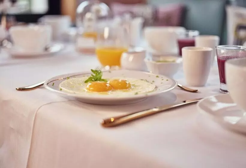 호텔 La Pyramide  Maison Henriroux