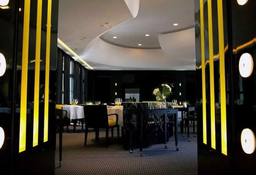 호텔 La Pyramide  Maison Henriroux