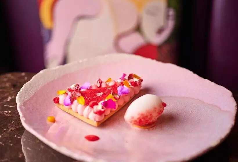 호텔 La Pyramide  Maison Henriroux