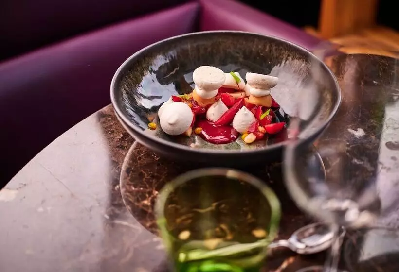 호텔 La Pyramide  Maison Henriroux