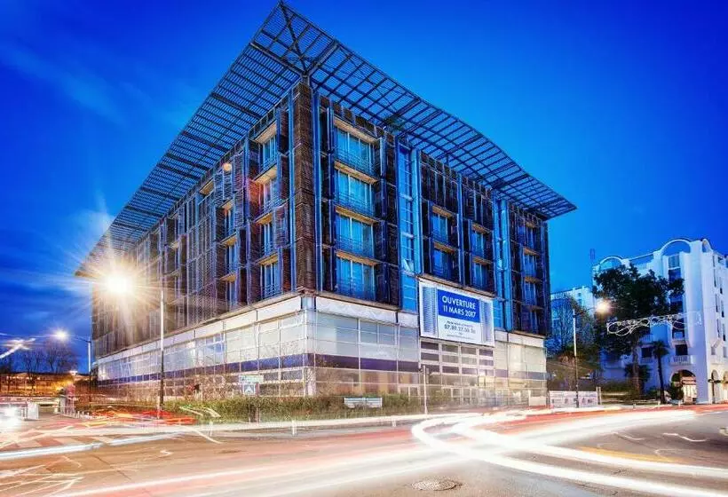 ホテル Les Thermes