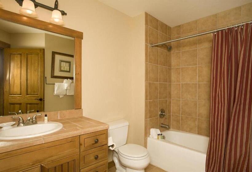 هتل Mountain Thunder Lodge