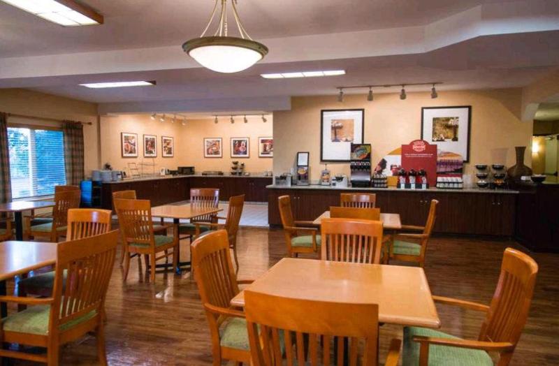 Otel Phoenix Inn Suites Albany