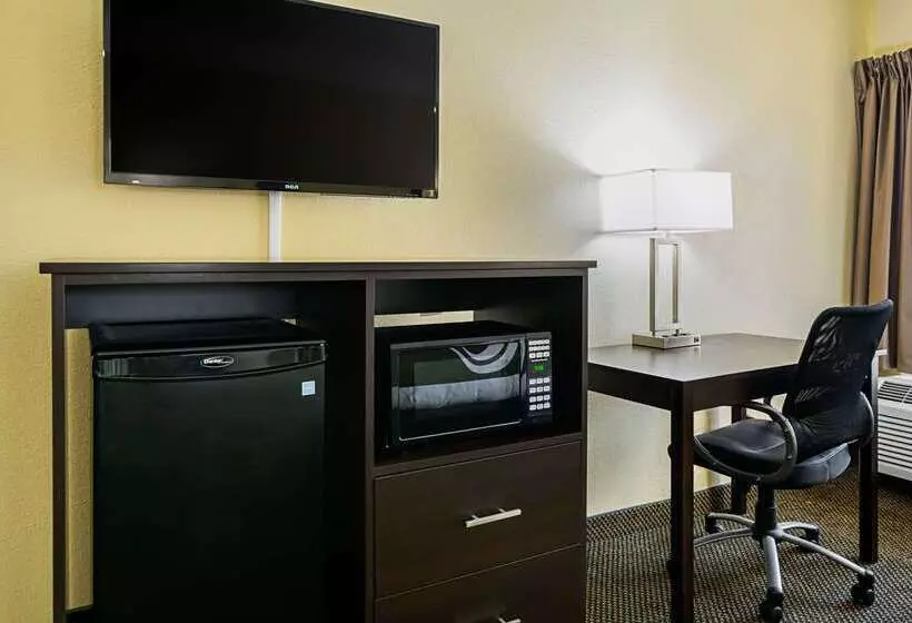 ホテル Quality Inn & Suites Greensburg I74