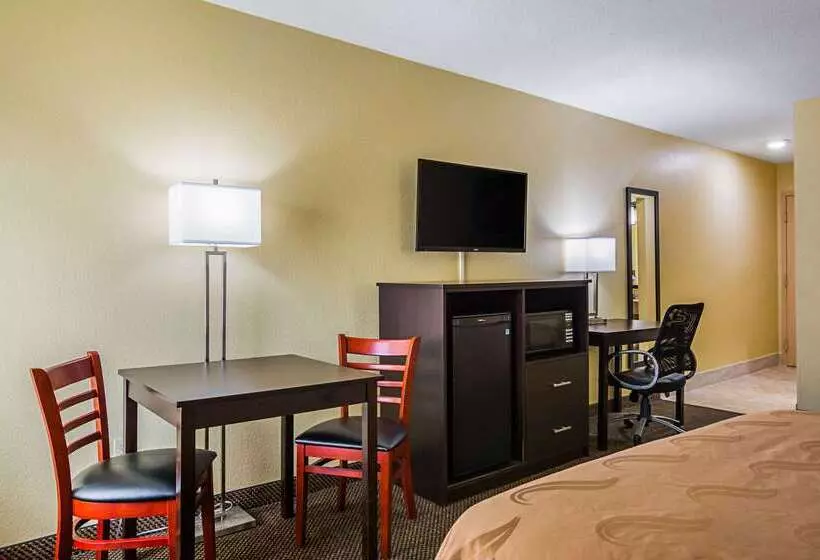 ホテル Quality Inn & Suites Greensburg I74