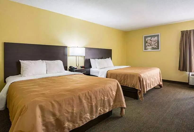 ホテル Quality Inn & Suites Greensburg I74
