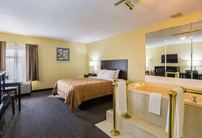 ホテル Quality Inn & Suites Greensburg I74