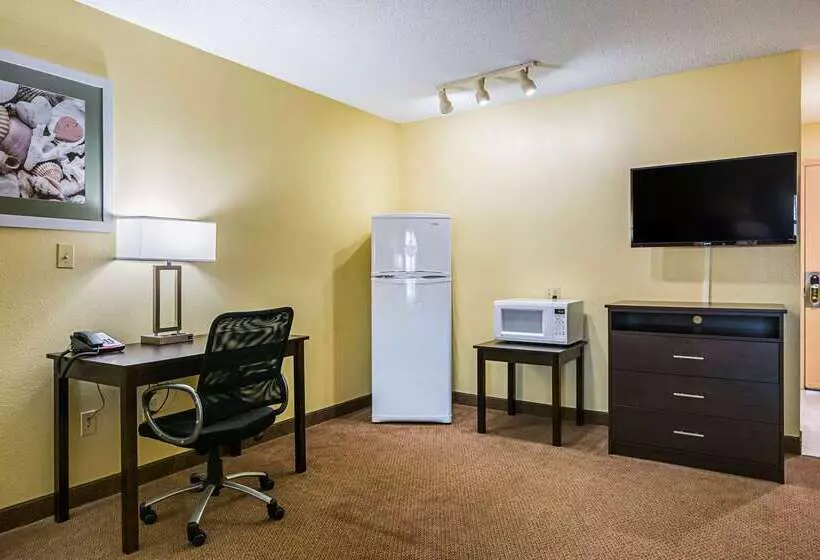 ホテル Quality Inn & Suites Greensburg I74