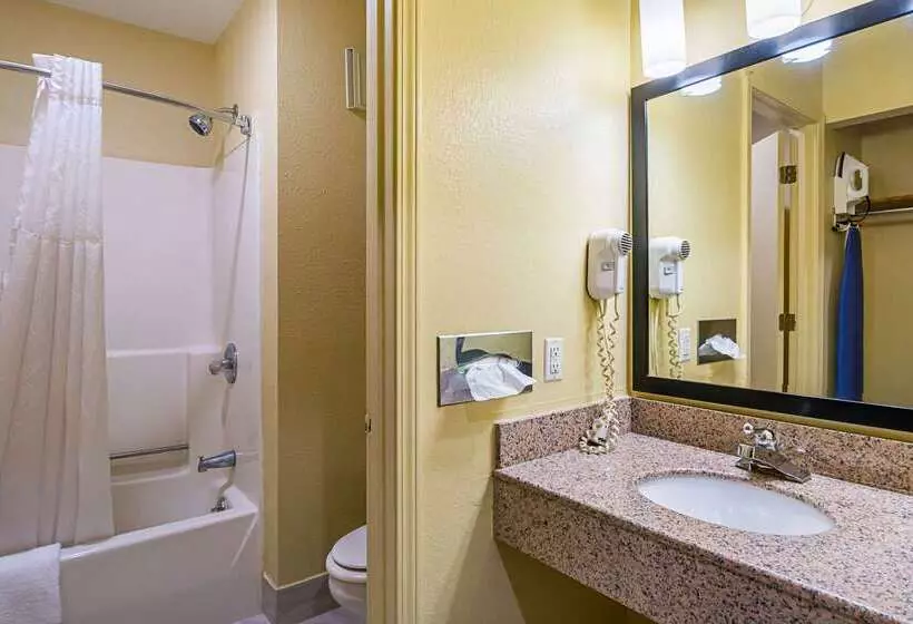 ホテル Quality Inn & Suites Greensburg I74