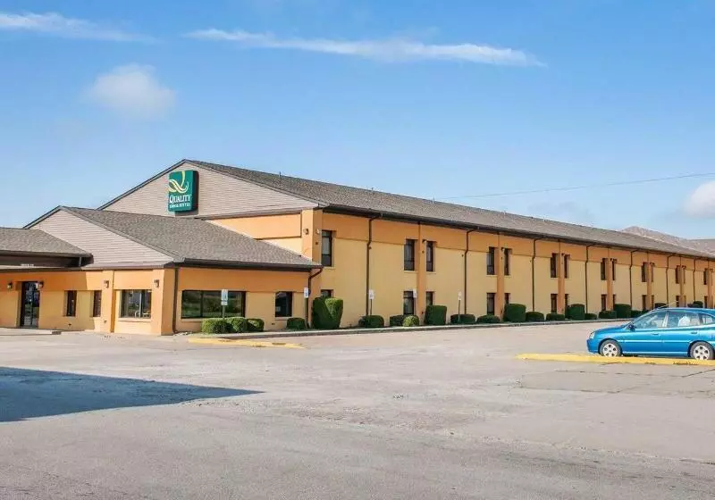 ホテル Quality Inn & Suites Greensburg I74