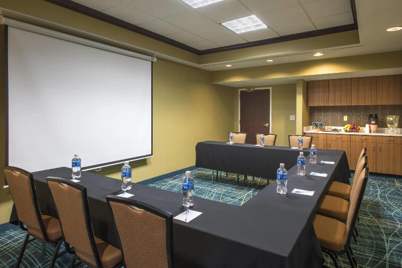 هتل Springhill Suites By Marriott Charlotte Airport