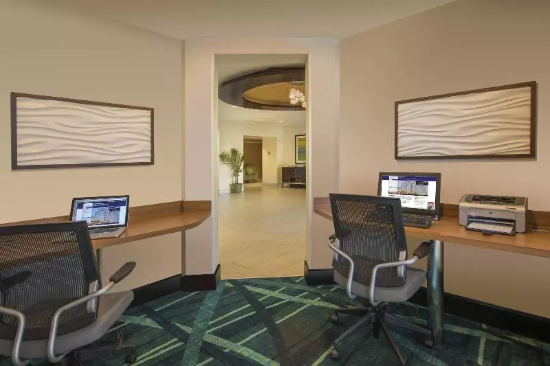 فندق Springhill Suites By Marriott Charlotte Airport