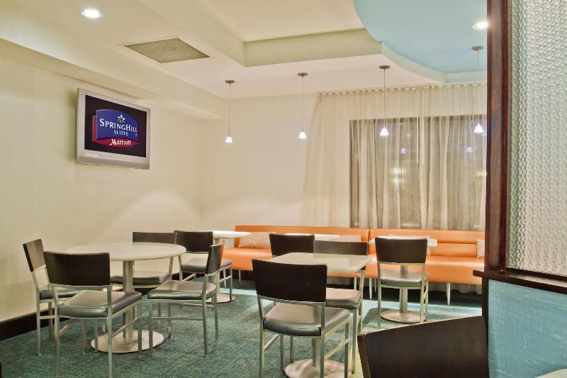 هتل Springhill Suites By Marriott Charlotte Airport