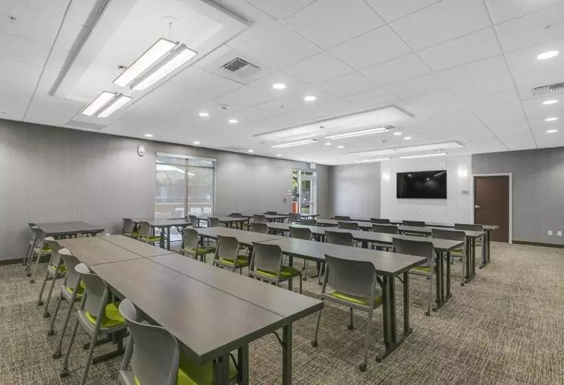 Отель Springhill Suites By Marriott Sacramento Natomas