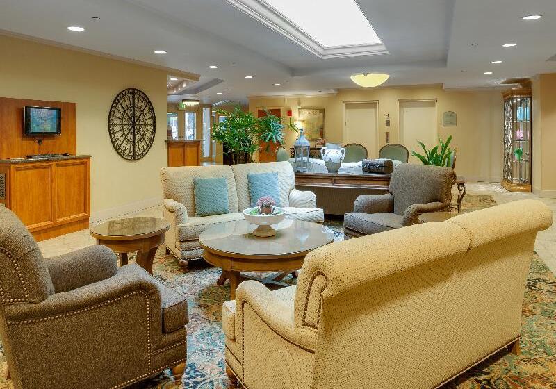 هتل The Mediterranean Inn