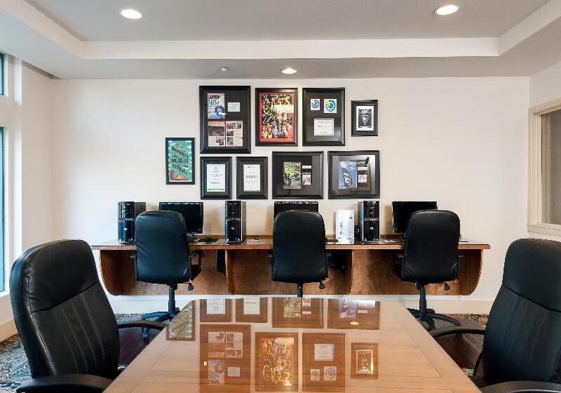 هتل The Mediterranean Inn