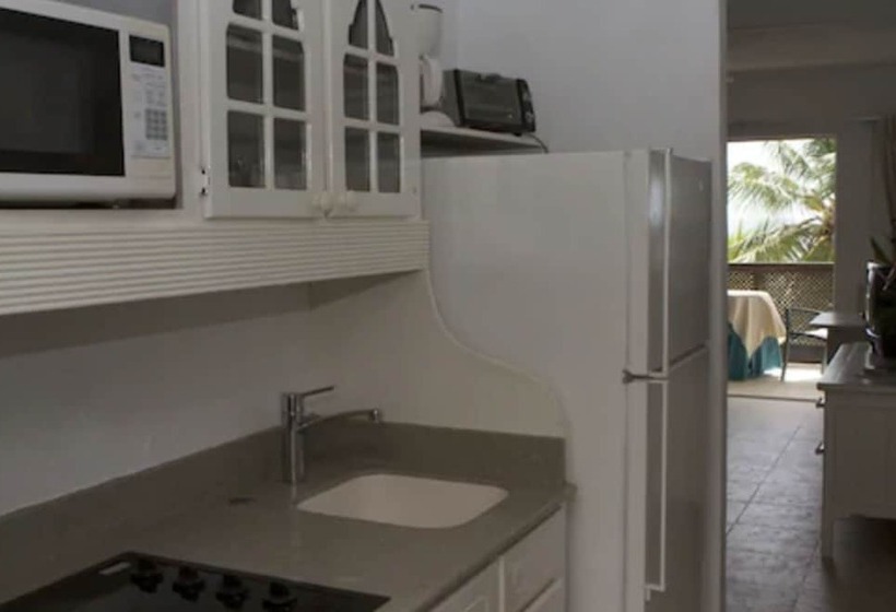 هتل Tropical Sunset Beach Apartment