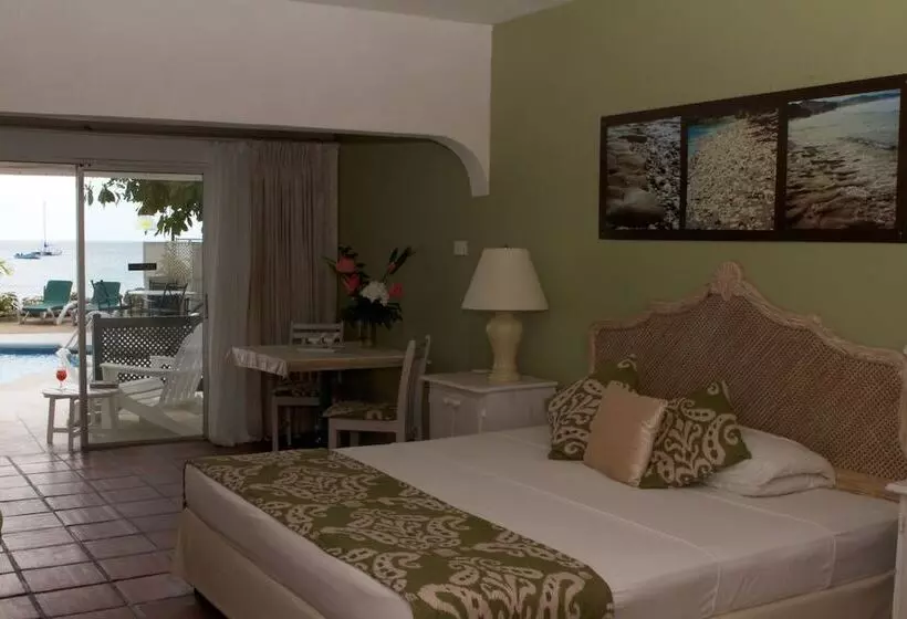 هتل Tropical Sunset Beach Apartment