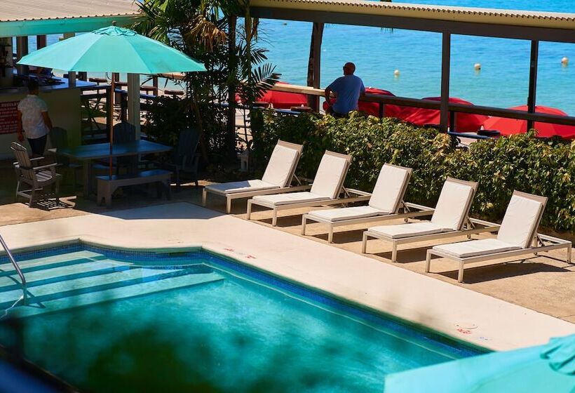 هتل Tropical Sunset Beach Apartment