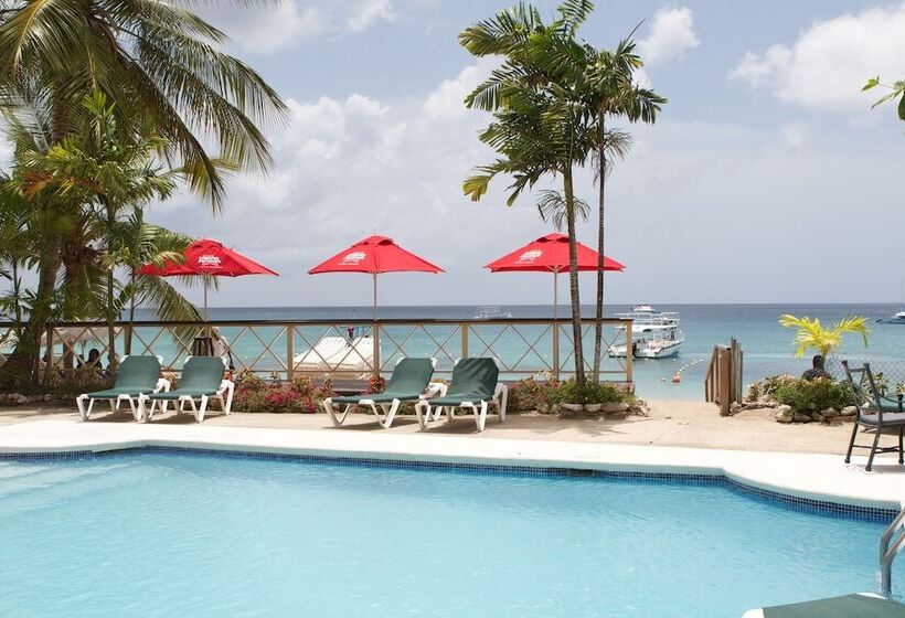 هتل Tropical Sunset Beach Apartment