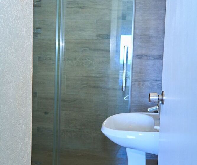 هتل Tropical Sunset Beach Apartment