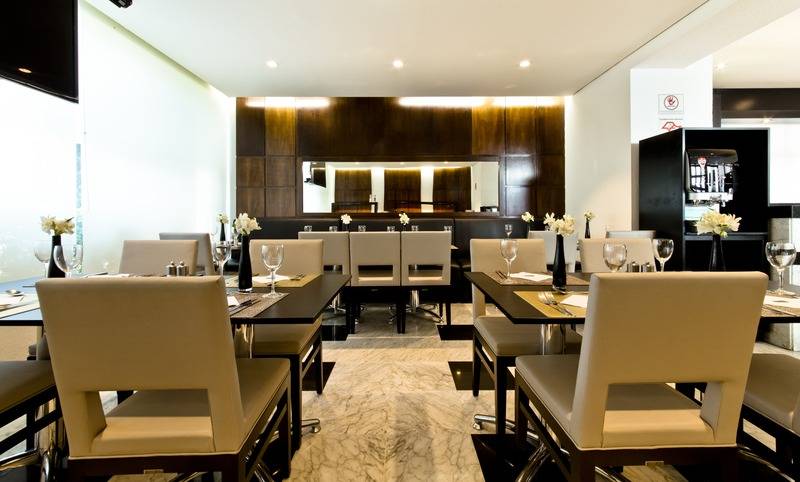 Hotel Paraiso Suites By Charlie