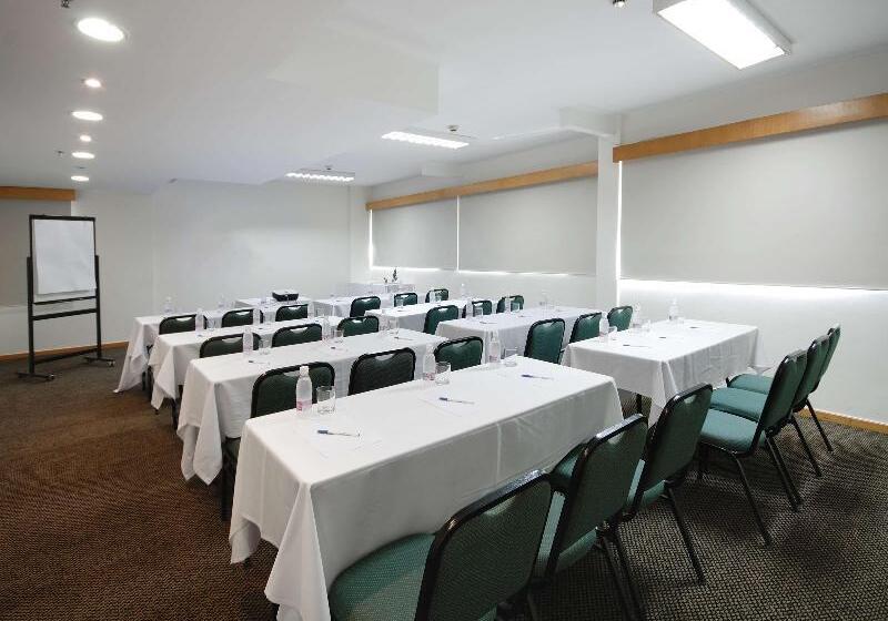 Hotel Paraiso Suites By Charlie