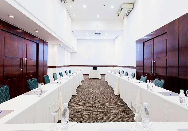 Hotel Paraiso Suites By Charlie