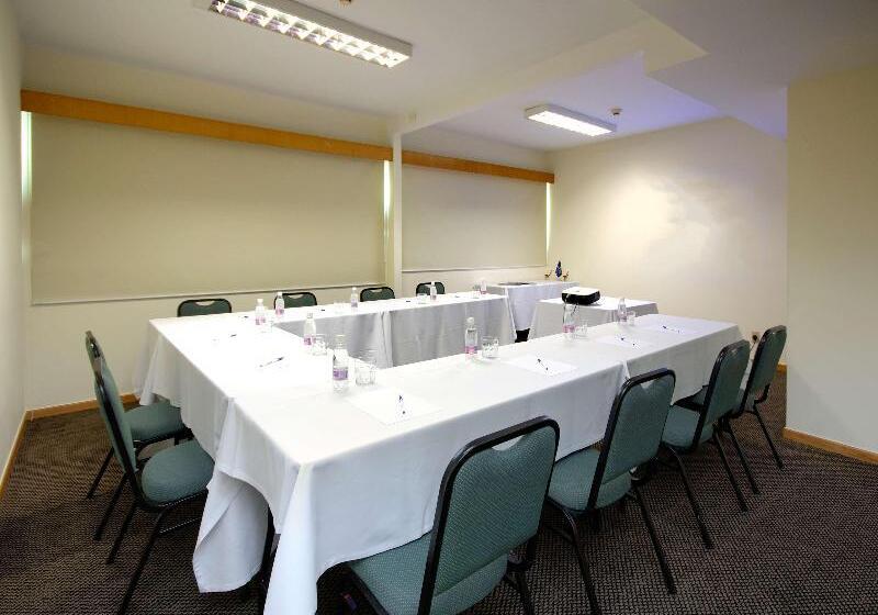 Hotel Paraiso Suites By Charlie