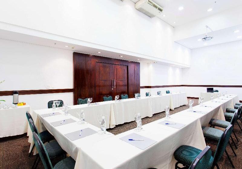 Hotel Paraiso Suites By Charlie