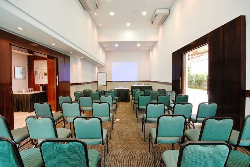 Hotel Paraiso Suites By Charlie