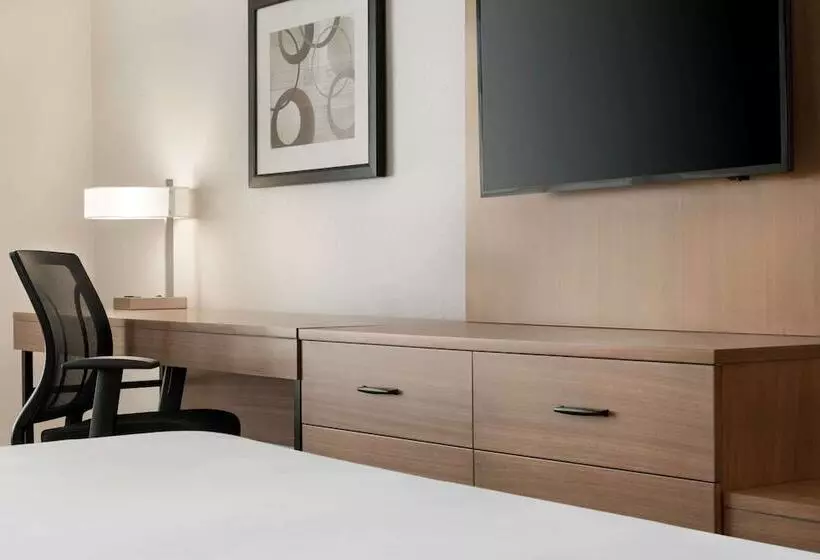 ホテル Wingate By Wyndham Cincinnati Blue Ash