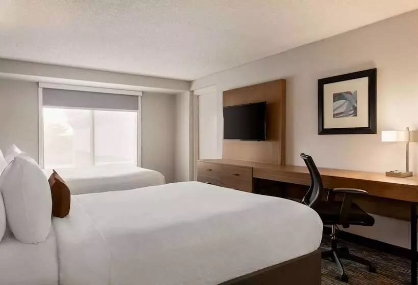 ホテル Wingate By Wyndham Cincinnati Blue Ash