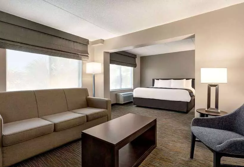 Hotel Wingate By Wyndham Wilmington