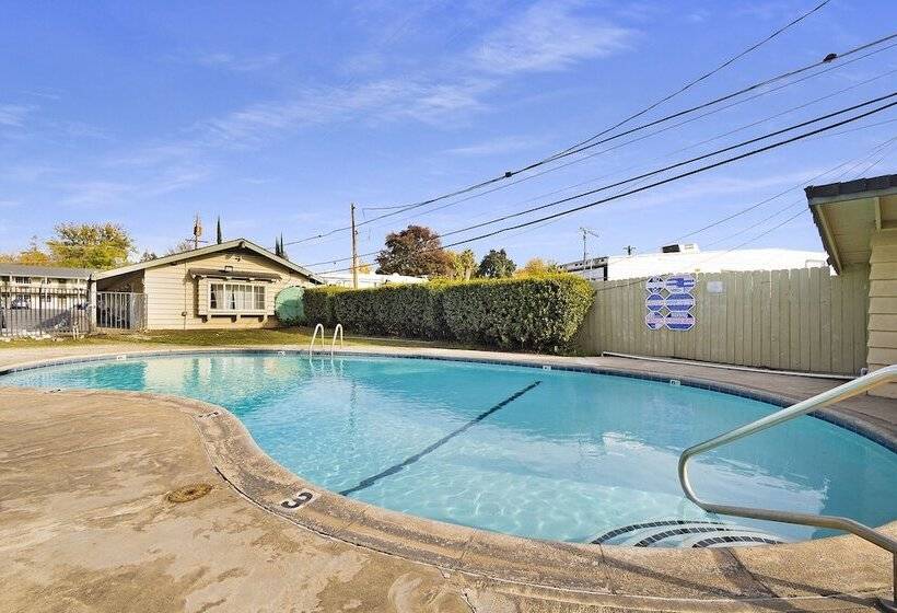 מוטל Safari Inn Chico