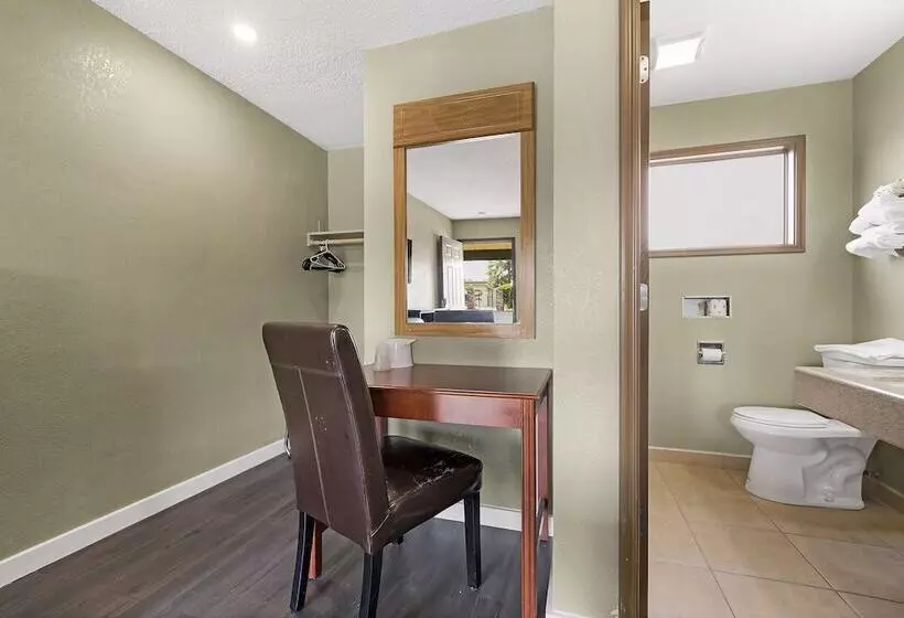 モーテル Safari Inn  Chico