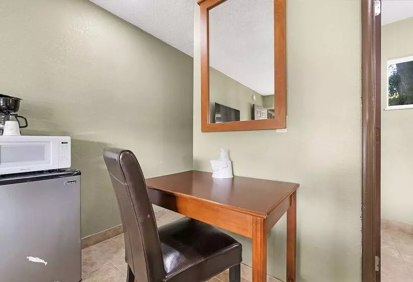 モーテル Safari Inn  Chico