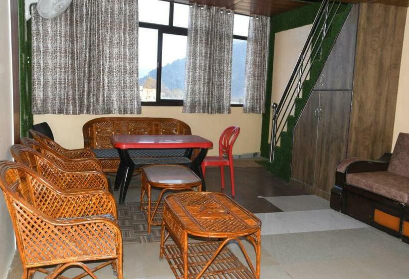 בית מלון כפרי Mountain View And Rooftop Restaurant